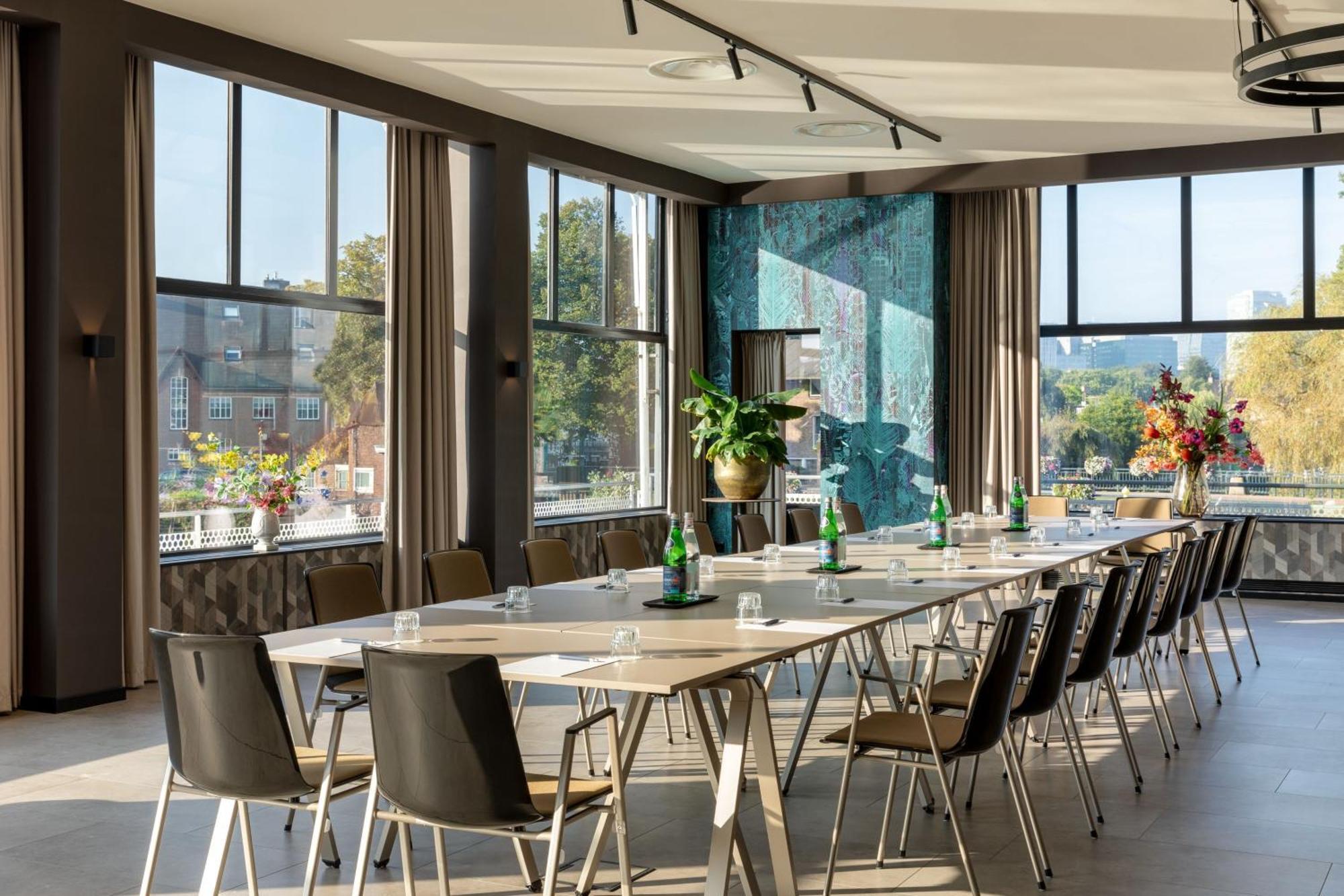 Apollo Hotel Amsterdam, A Tribute Portfolio Hotel Exterior photo